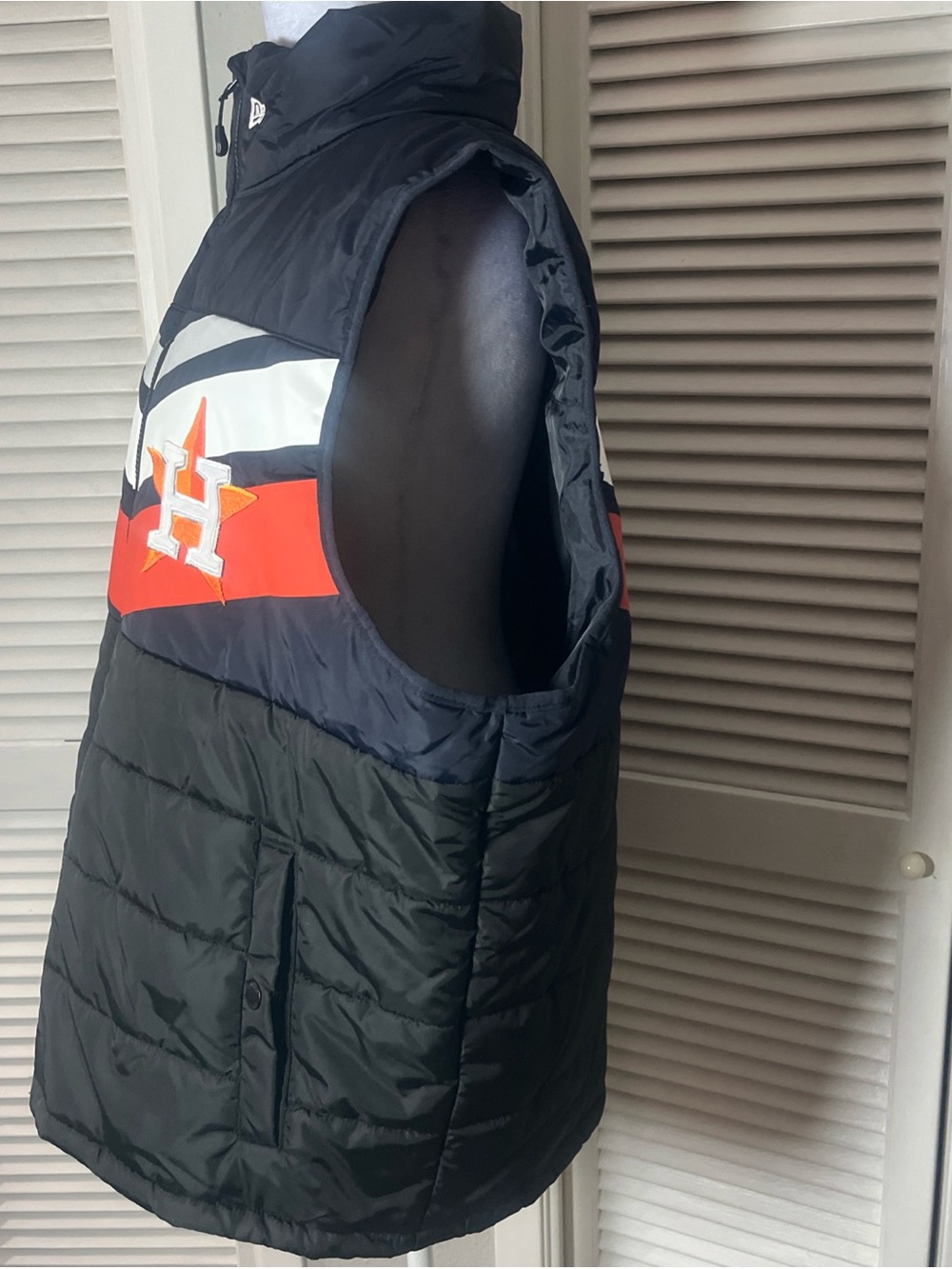 New Era Houston Astros black sleeveless puffer jacket with chevron emblem sz XL - Picture 5 of 10